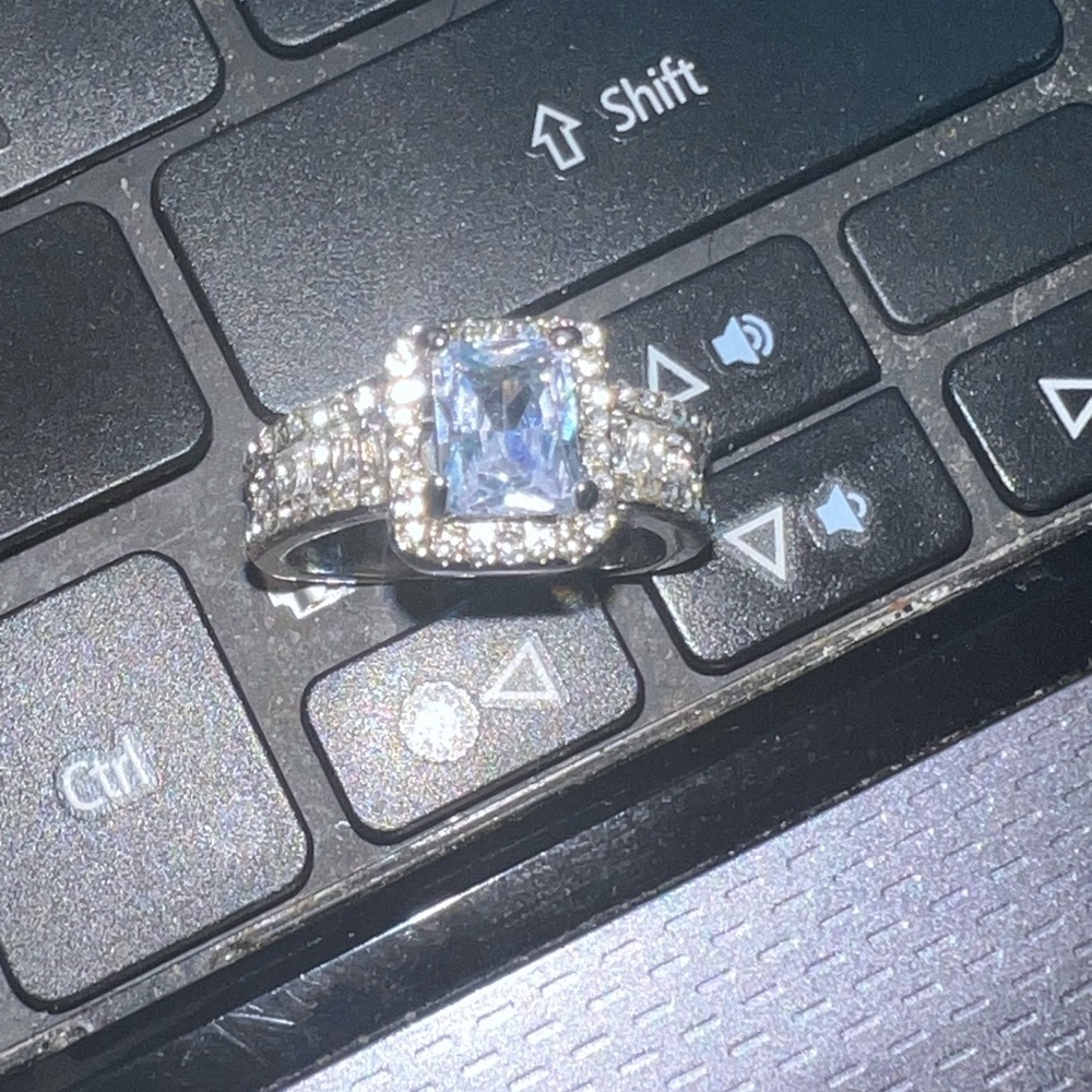 Elegant Silver and Blue Gemstone Ring